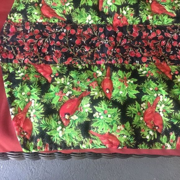 NWT Hand Crafted, Quilted Beautiful Cardinals Holiday Runner - Picture 3 of 9